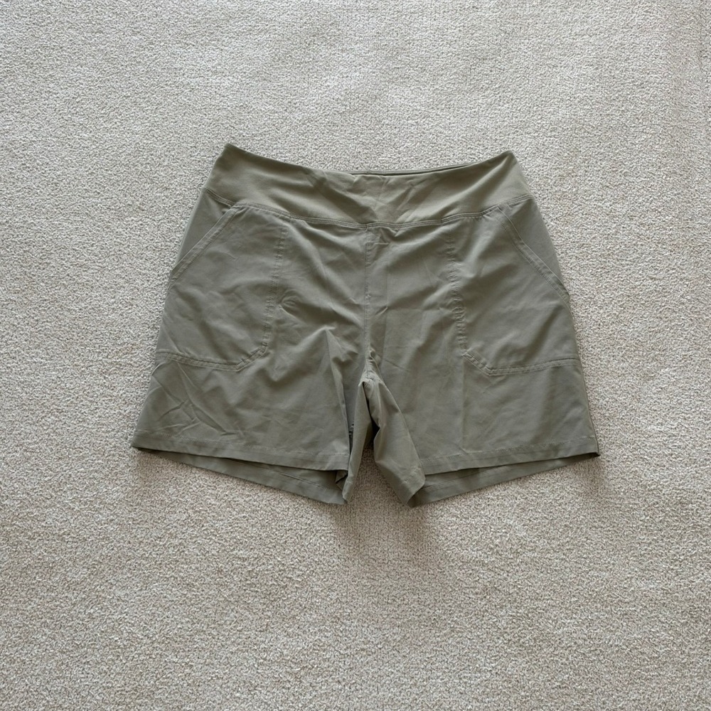 Patagonia Happy Hike Shorts 6" size Large in Tan